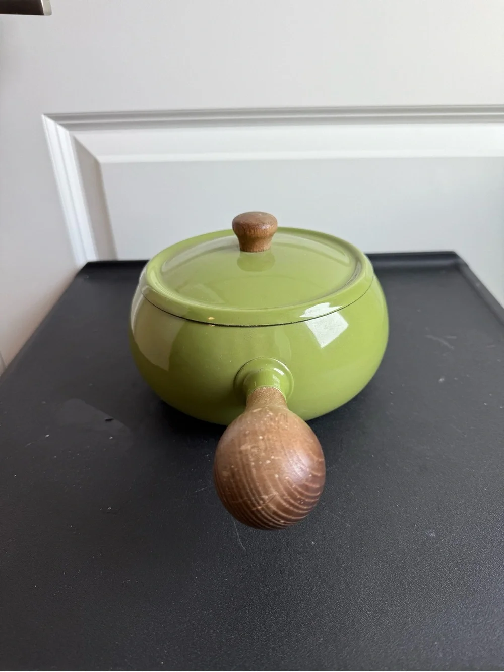 Vintage Mid-century modern avocado green fondue pot